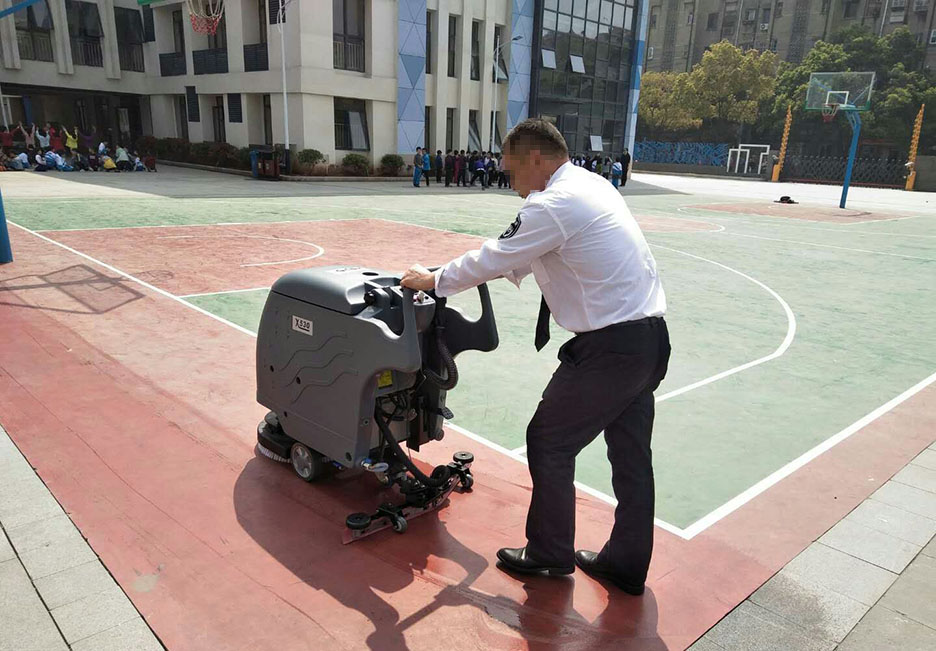 江西大型清潔設備多功能洗地機和電動<a href=http://m.binhaiguoji.com.cn target=_blank class=infotextkey>掃地車生產廠</a>